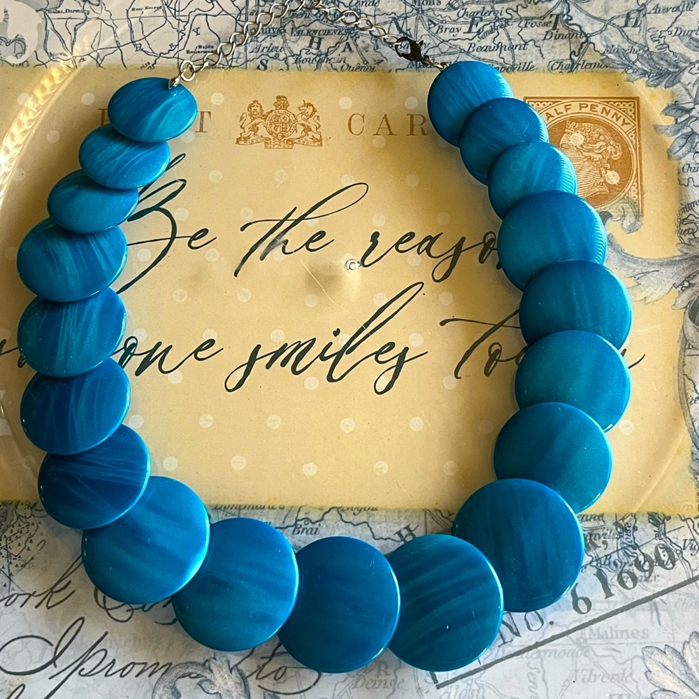 Modern Shell Necklace - Picture 2 of 12